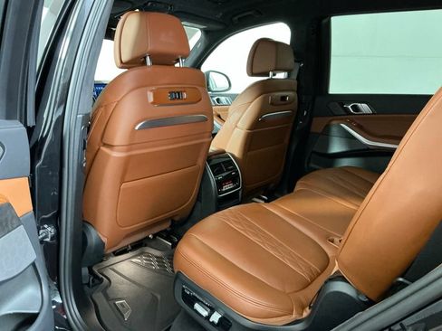 Certified 2024 BMW X7 xDrive40i w/ Premium Package AWD/4WD image 28