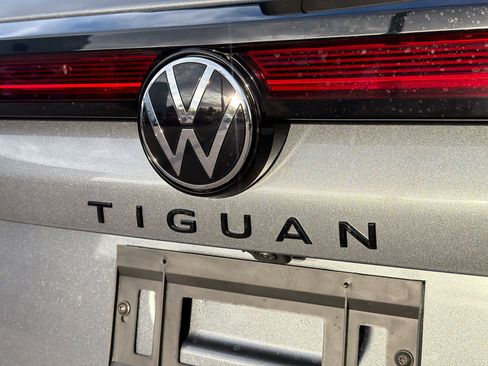 New 2026 Volkswagen Tiguan SE R-Line FWD image 11