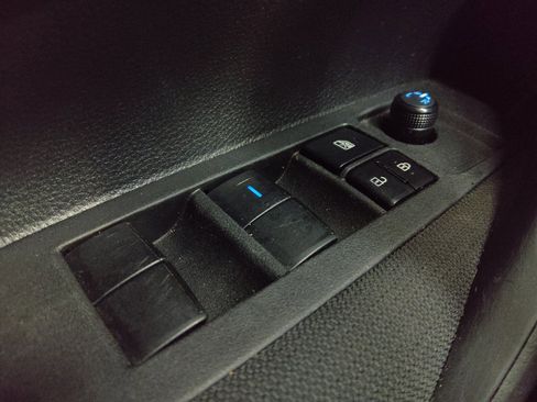 Used 2022 Toyota Corolla LE FWD image 27