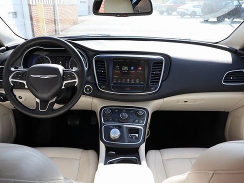 Used 2017 Chrysler 200 Limited Platinum w/ Comfort & Convenience Group image 39