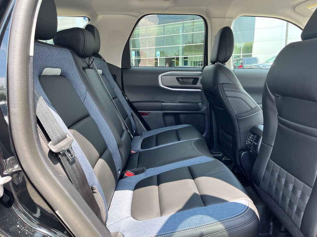 New 2026 Ford Bronco Sport Outer Banks w/ Sasquatch Outer Banks Package AWD/4WD image 8