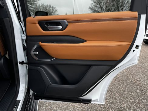 New 2026 Nissan Armada Platinum Reserve image 17