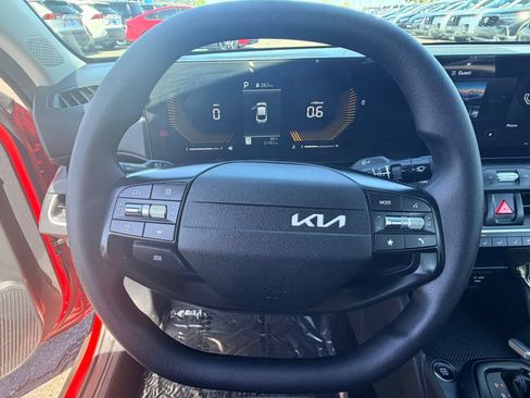 Used 2025 Kia K4 FWD image 21