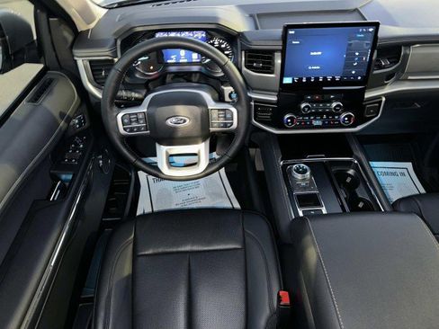 Used 2024 Ford Expedition Max XLT image 23