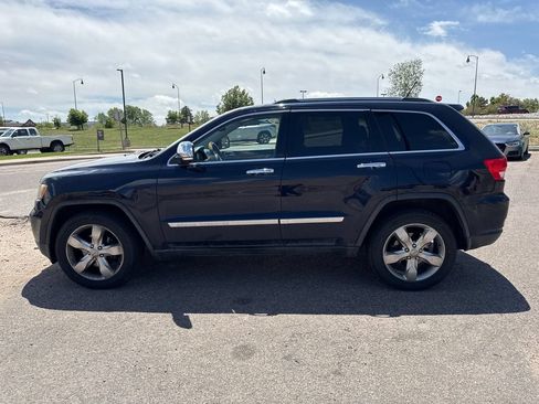 Used 2013 Jeep Grand Cherokee Overland w/ Advance Technology Group AWD/4WD image 6