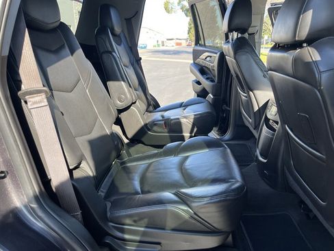 Used 2015 Cadillac Escalade Premium image 38