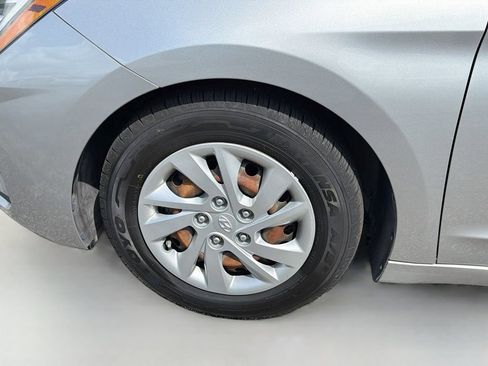 Used 2020 Hyundai Elantra SE FWD image 10