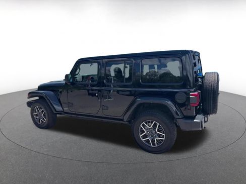 Used 2025 Jeep Wrangler Unlimited Sahara AWD/4WD image 7