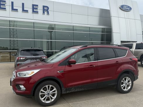 Used 2019 Ford Escape SEL AWD/4WD image 3