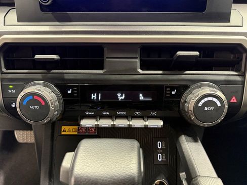 Used 2025 Toyota 4Runner TRD Off-Road image 18