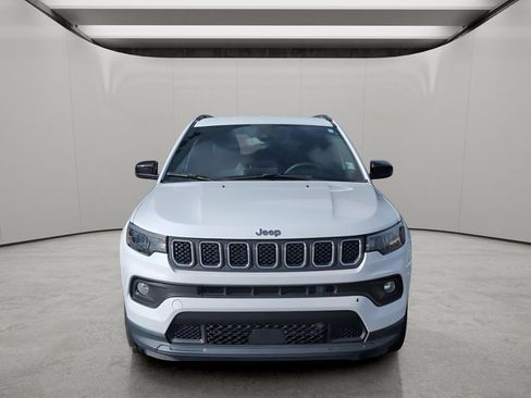 Used 2024 Jeep Compass Latitude AWD/4WD image 7