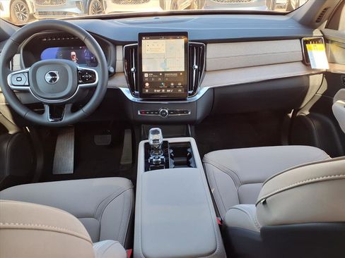 New 2026 Volvo XC90 B6 Plus w/ Protection Package Premier image 11