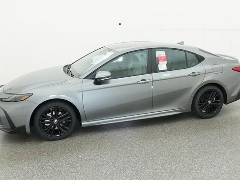 New 2026 Toyota Camry SE image 2