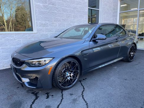 Used 2018 BMW M4 Convertible RWD image 2