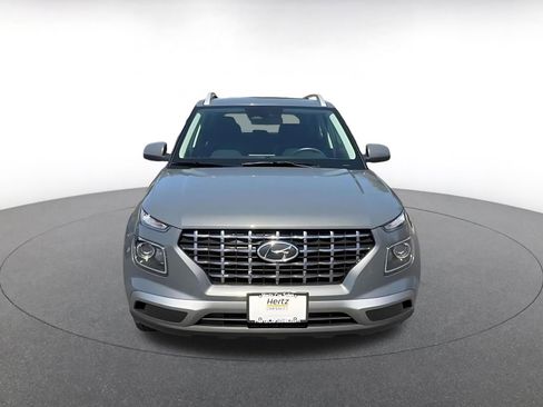 Used 2025 Hyundai Venue SEL FWD image 4