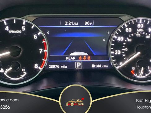 Used 2024 Nissan Sentra SV w/ SV Premium Package FWD image 4