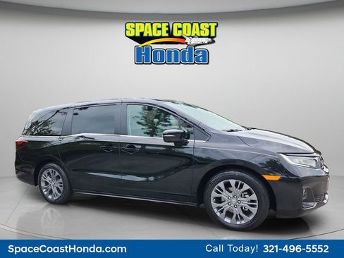 Certified 2025 Honda Odyssey Touring image 3