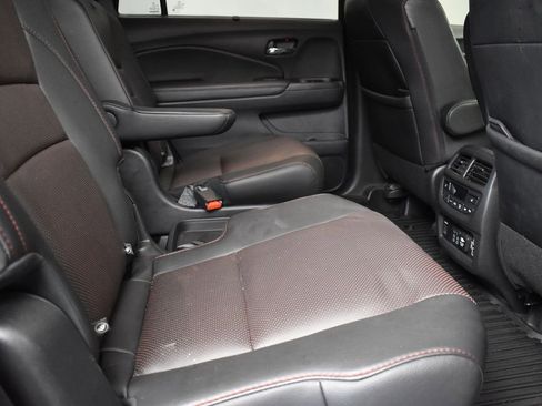 Used 2020 Honda Pilot Black Edition image 24