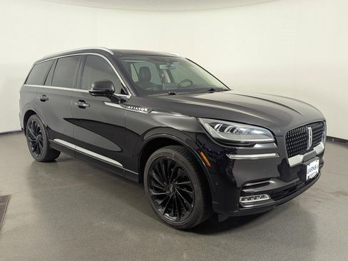 Used 2021 Lincoln Aviator Reserve w/ Equipment Group 208A image 2