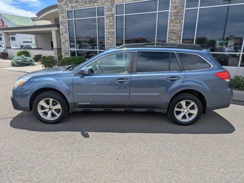 Used 2013 Subaru Outback 2.5i Limited AWD/4WD image 2