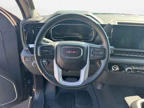 Used 2024 GMC Sierra 1500 SLT image 12