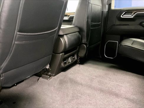 Used 2022 Chevrolet Silverado 1500 LT AWD/4WD image 26