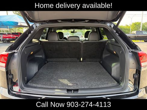 Used 2021 Volkswagen Atlas Cross Sport SE w/ Panoramic Sunroof Package FWD image 10