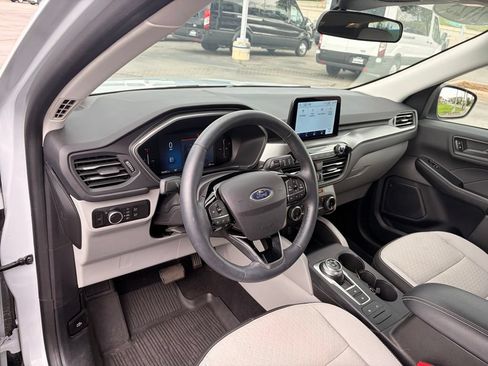 Certified 2025 Ford Escape Active w/ Cold Weather Package FWD image 11