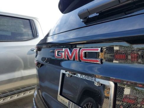 New 2026 GMC Acadia Elevation image 7