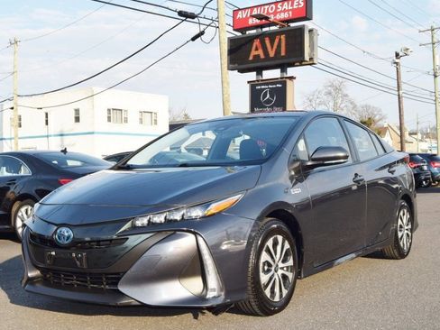 Used 2021 Toyota Prius Prime LE image 5
