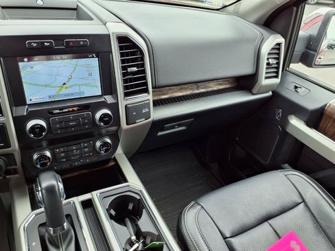 Used 2019 Ford F150 Lariat w/ Equipment Group 502A Luxury AWD/4WD image 4