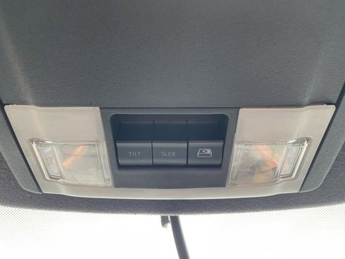 Used 2015 Ford F250 Platinum w/ FX4 Off-Road Package image 33