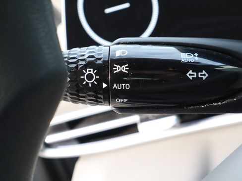 Used 2024 Hyundai Elantra SEL image 16