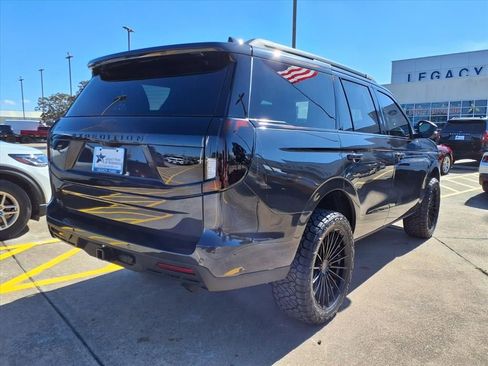 New 2025 Ford Expedition Active image 2