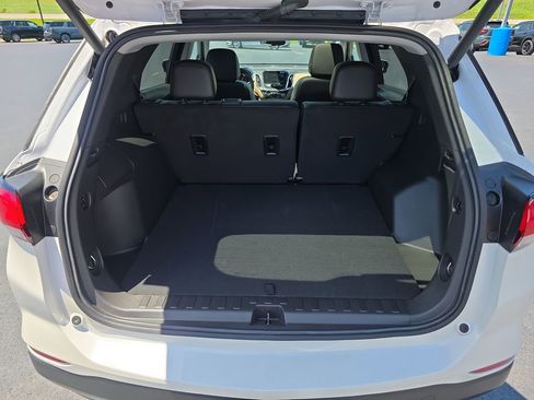 Used 2024 Chevrolet Equinox Premier AWD/4WD image 15
