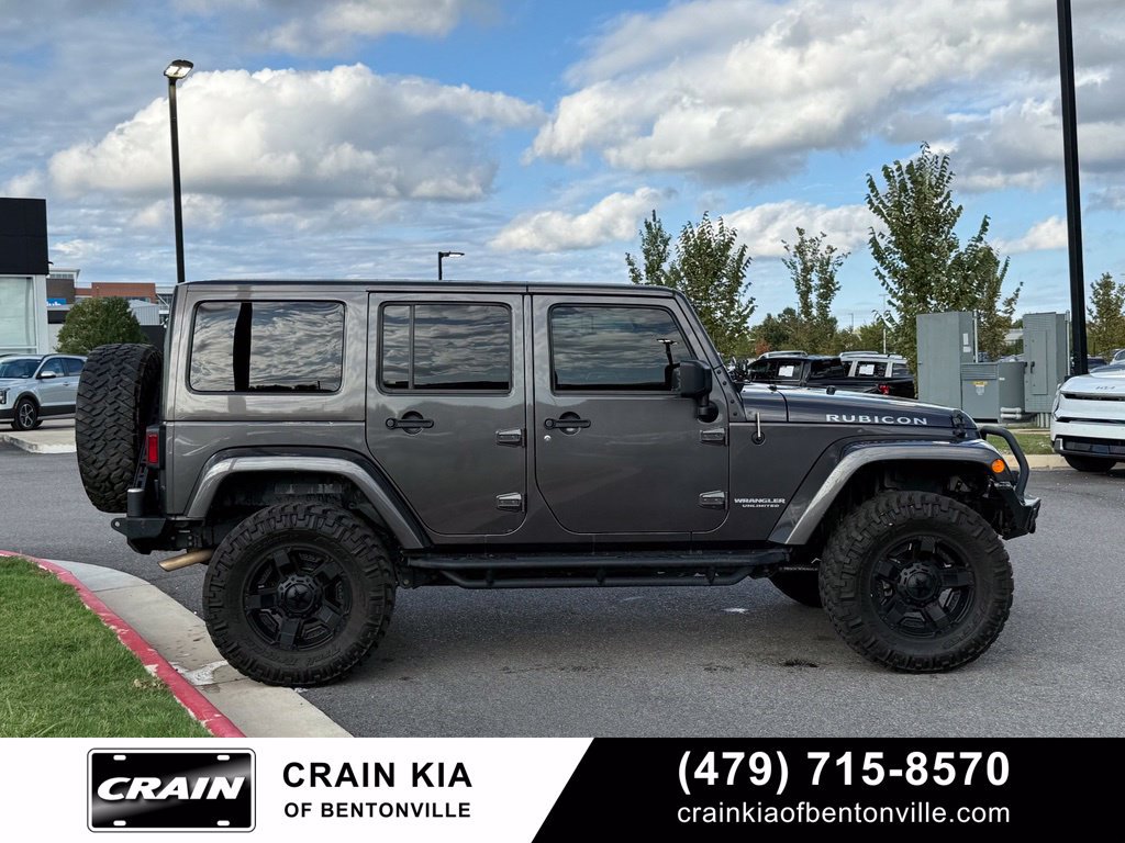 Used 2016 Jeep Wrangler Unlimited Rubicon w/ Connectivity Group AWD/4WD image 8