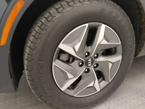 Used 2021 Kia Sorento EX image 31