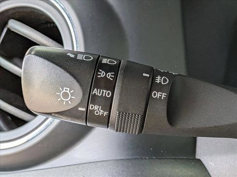 Used 2017 Toyota Tacoma TRD Off-Road w/ Premium & Technology Package RWD image 9