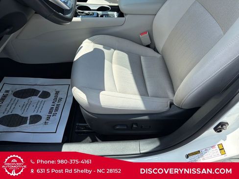 Certified 2021 Nissan Altima 2.5 SV w/ SV Premium Package FWD image 12