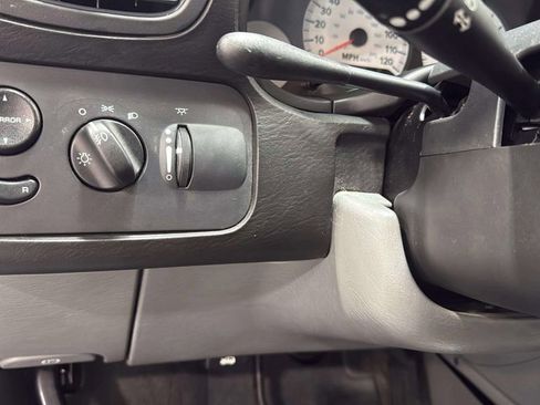 Used 2006 Dodge Grand Caravan SXT FWD image 34