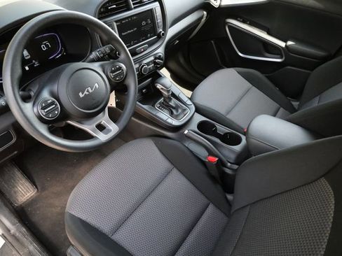 Used 2025 Kia Soul LX FWD image 11