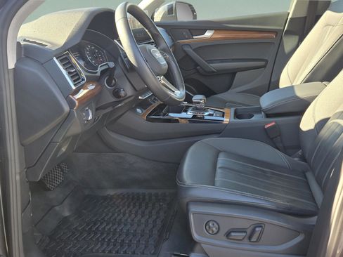 Used 2023 Audi Q5 2.0T Premium w/ Convenience Package image 14