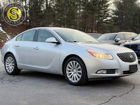 Used 2012 Buick Regal Leather image 8