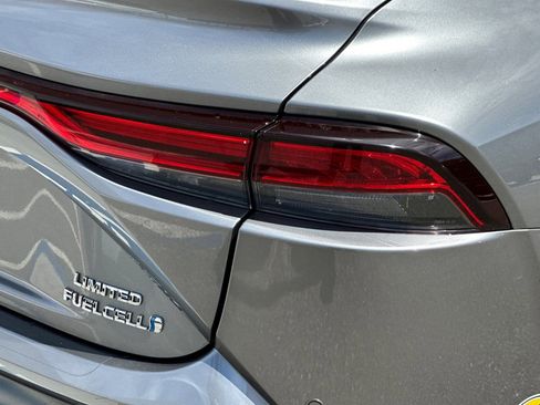 Used 2021 Toyota Mirai RWD image 27