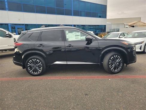 New 2026 Nissan Rogue Platinum image 4