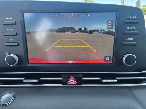 Used 2023 Hyundai Elantra SEL FWD image 11