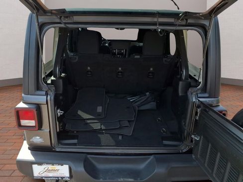Used 2018 Jeep Wrangler Unlimited Sport S AWD/4WD image 30