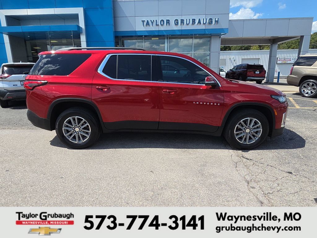 Used 2023 Chevrolet Traverse LT w/ LPO, Floor Liner Package AWD/4WD image 1