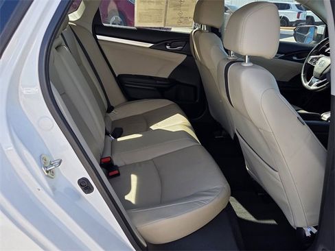 Used 2019 Honda Civic Touring image 16