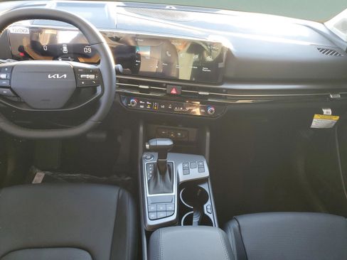 New 2026 Kia Sportage EX FWD image 11